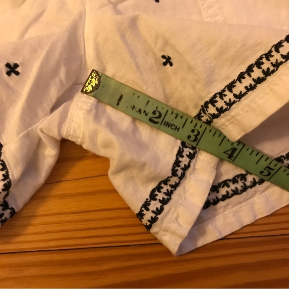 Gap White Navy Cotton Embroidered Shorts, EUC, 2 - Picture 5 of 9